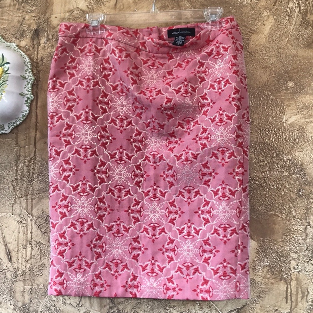 MODA International skirt